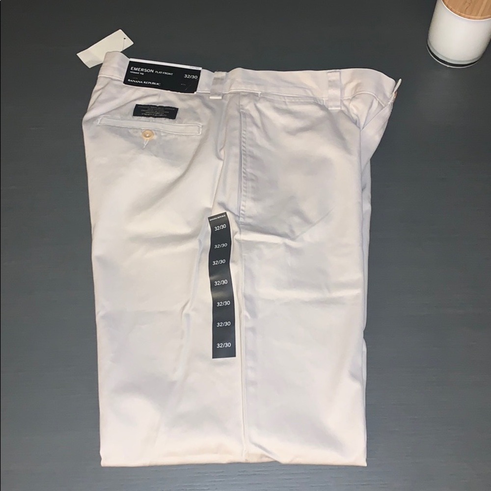 NWT Banana Republic light tan chinos 32W x 30L